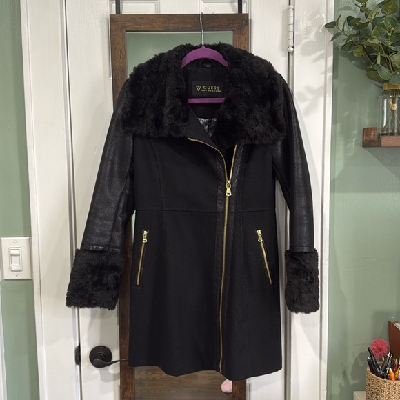 GUESS Peacoat - black - wool blend with faux fur trim and gold hardware - Picture 3 of 10